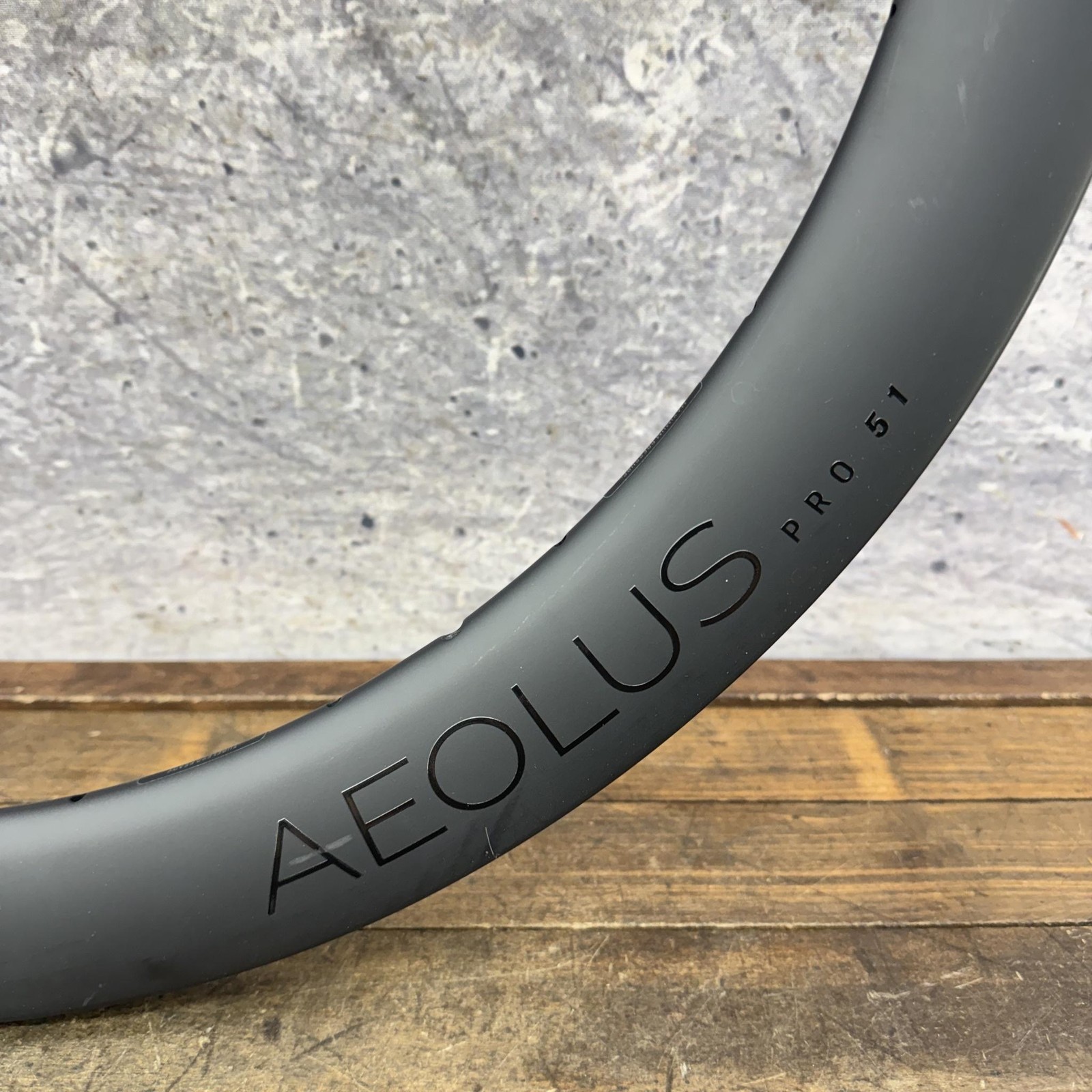 Bontrager Aeolus Pro 51 700c Rim 24H Tubeless Disc Carbon 622×23 Road Bike