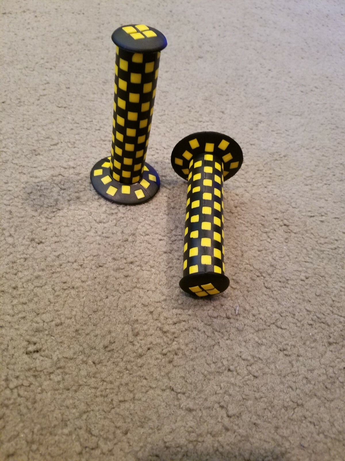 NEW BLACK AND YELLOW OLD SCHOOL BMX CHECKERED BICYCLE GRIPS