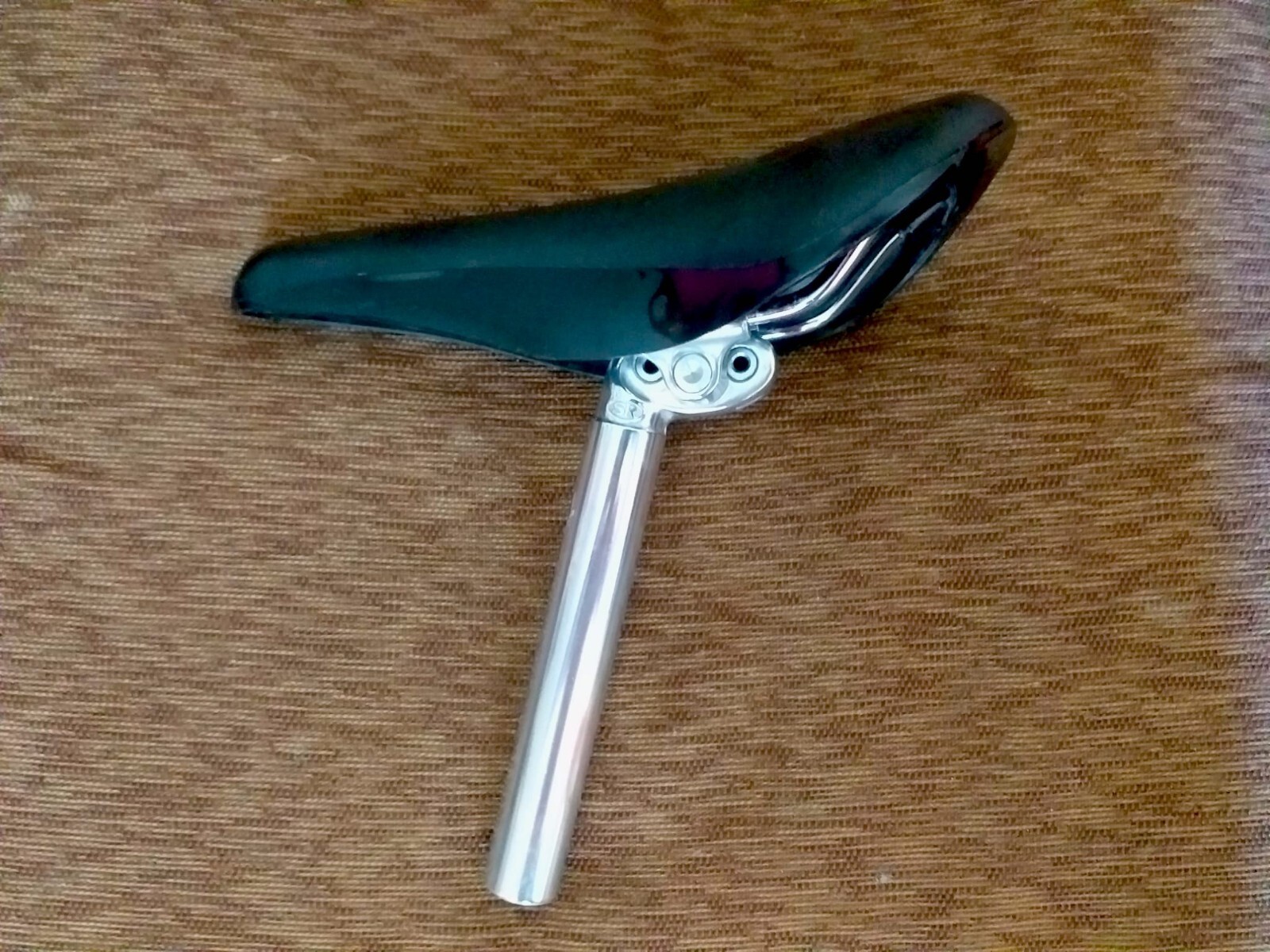 NOS NJS Ariake Jaguar II Track Saddle + SR Sakae Royal RY-P1 27.2 Seatpost