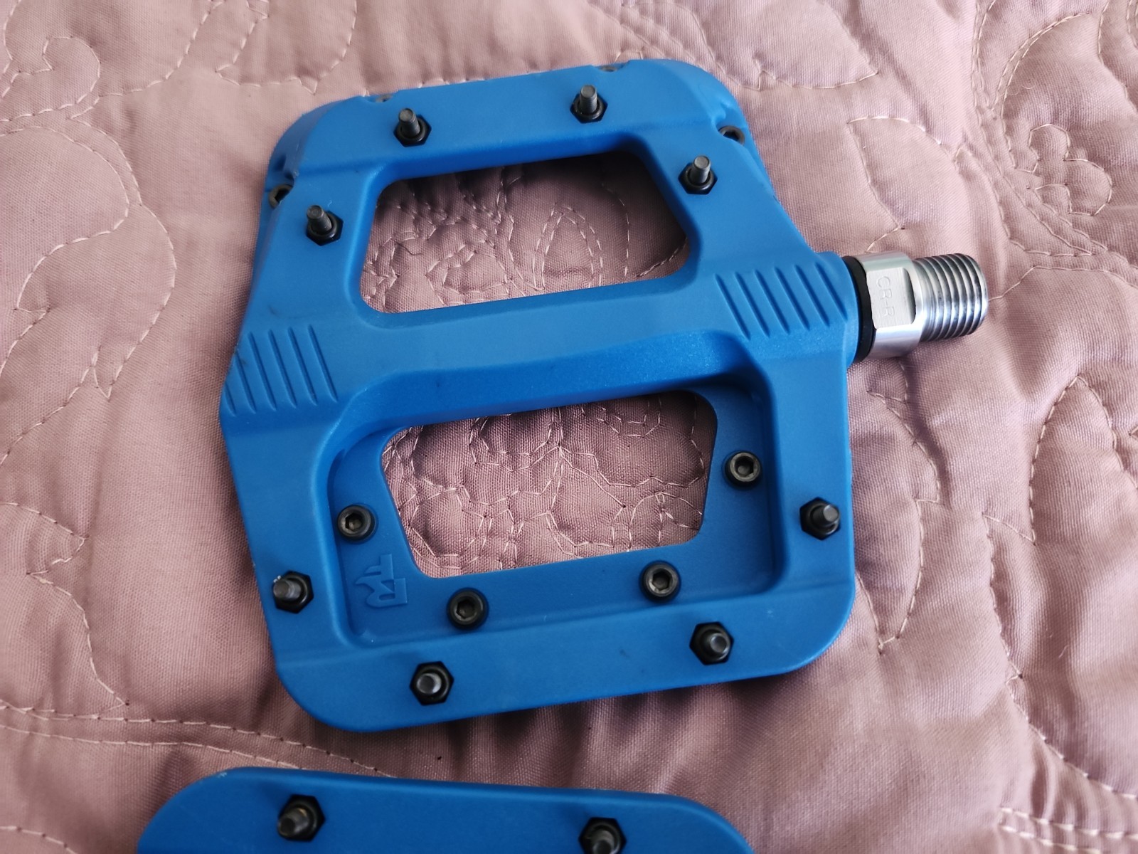 RACE FACE – CHESTER PLATFORM MOUNTAIN BIKE PEDALS – 9/16″ – TEAL