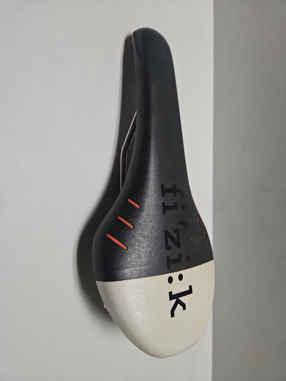 Fizik Tundra M3 125mm 7x7mm Kium Rails Bike Saddle 236g