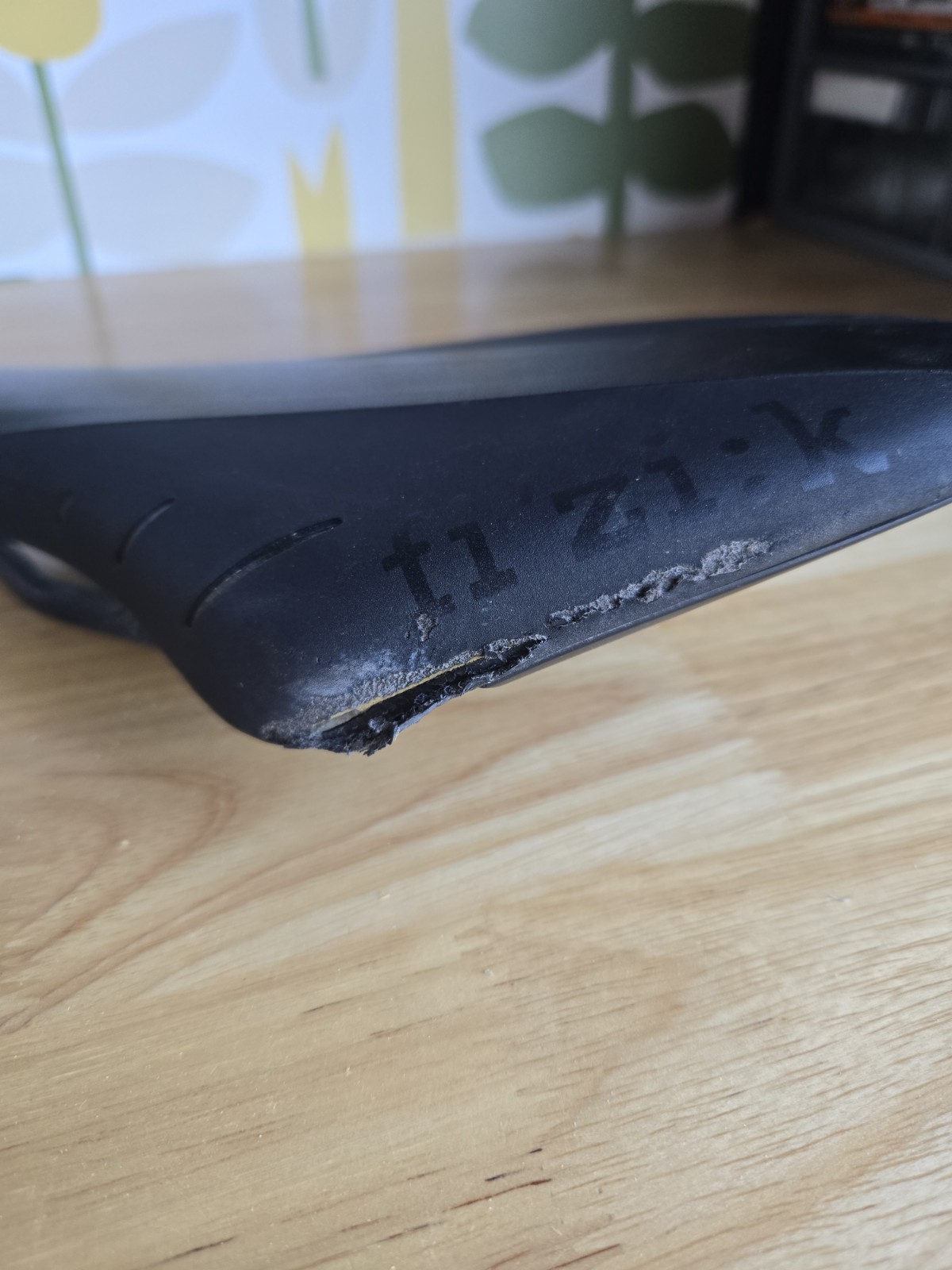 126mm (Regular) Fizik Arione R1 Carbon Rail Road Saddle 165g