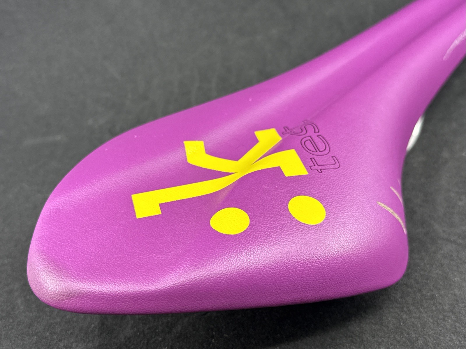 fi:zi’k Arione VS TEST Purple 132mm K:ium Rail Saddle EXCELLENT USED