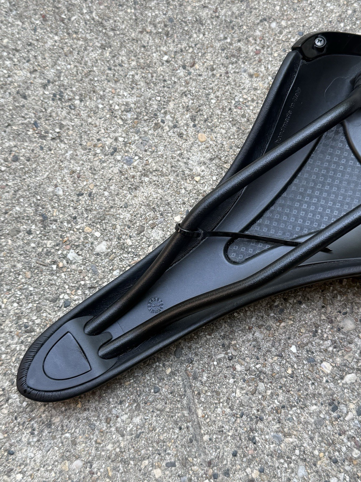 Fizik Aliante Road Bike Saddle Seat EUC – 11″ (280mm) – Handmade in Italy