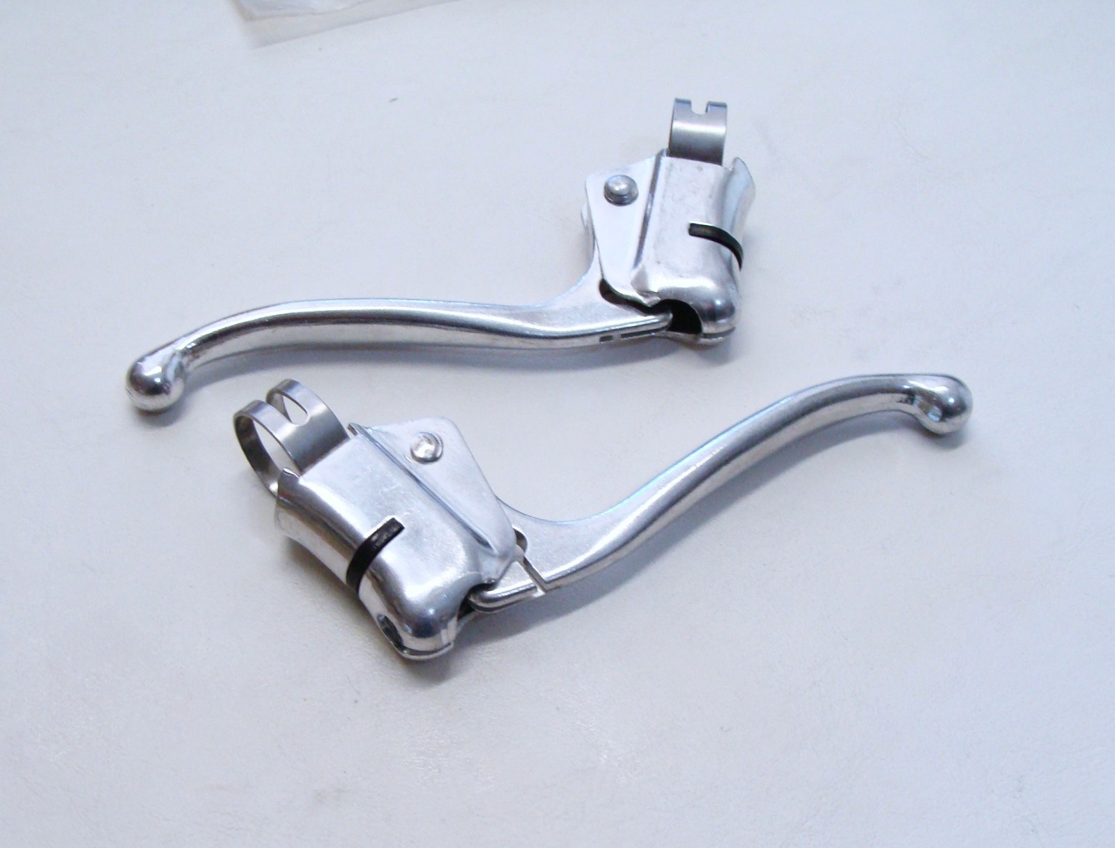 ~ Vintage NOS PYRAMID Touring Alloy Brake 4 Finger Levers 22.2mm ~