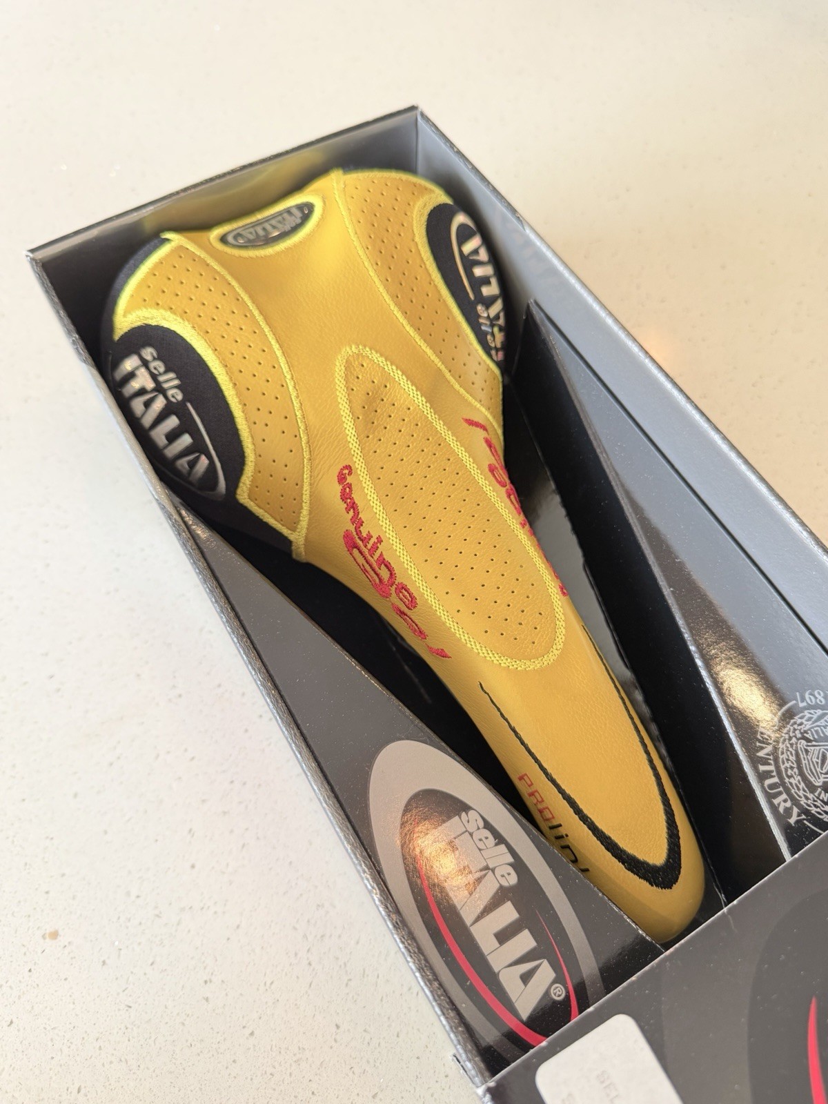 Selle Italia Genuine Gel ProLink Saddle CARBON Rails – Yellow NIB NOS