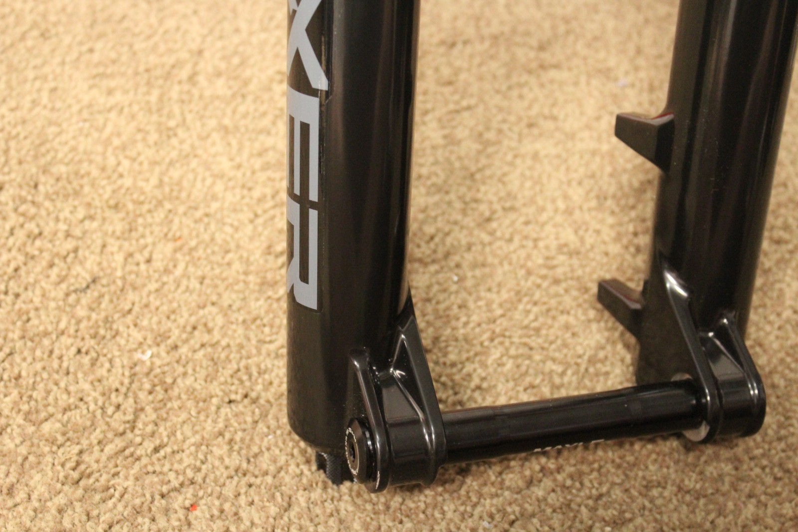 NEW RockShox BoXXer Suspension Fork 29″ 200mm 20x110mm DH Downhill Straight MTB
