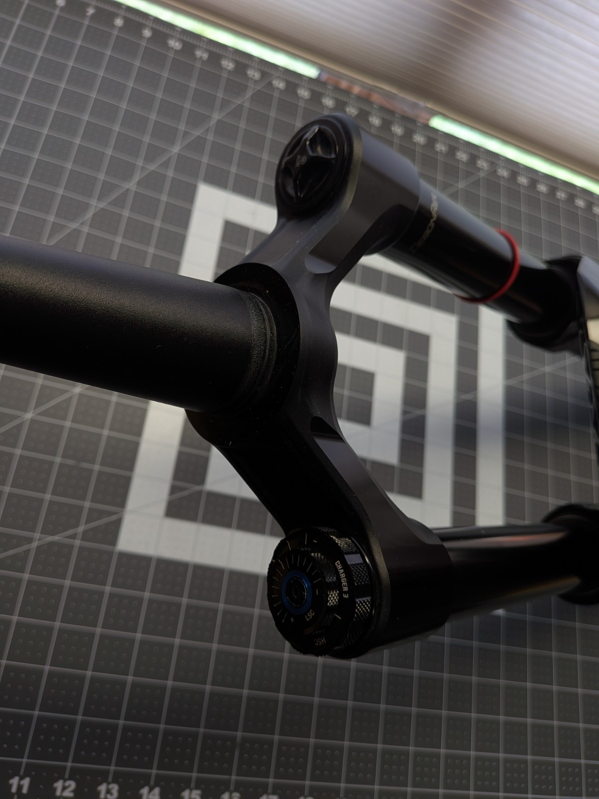 2023 RockShox Lyrik Ultimate 29 150mm DebonAir w/ Buttercups