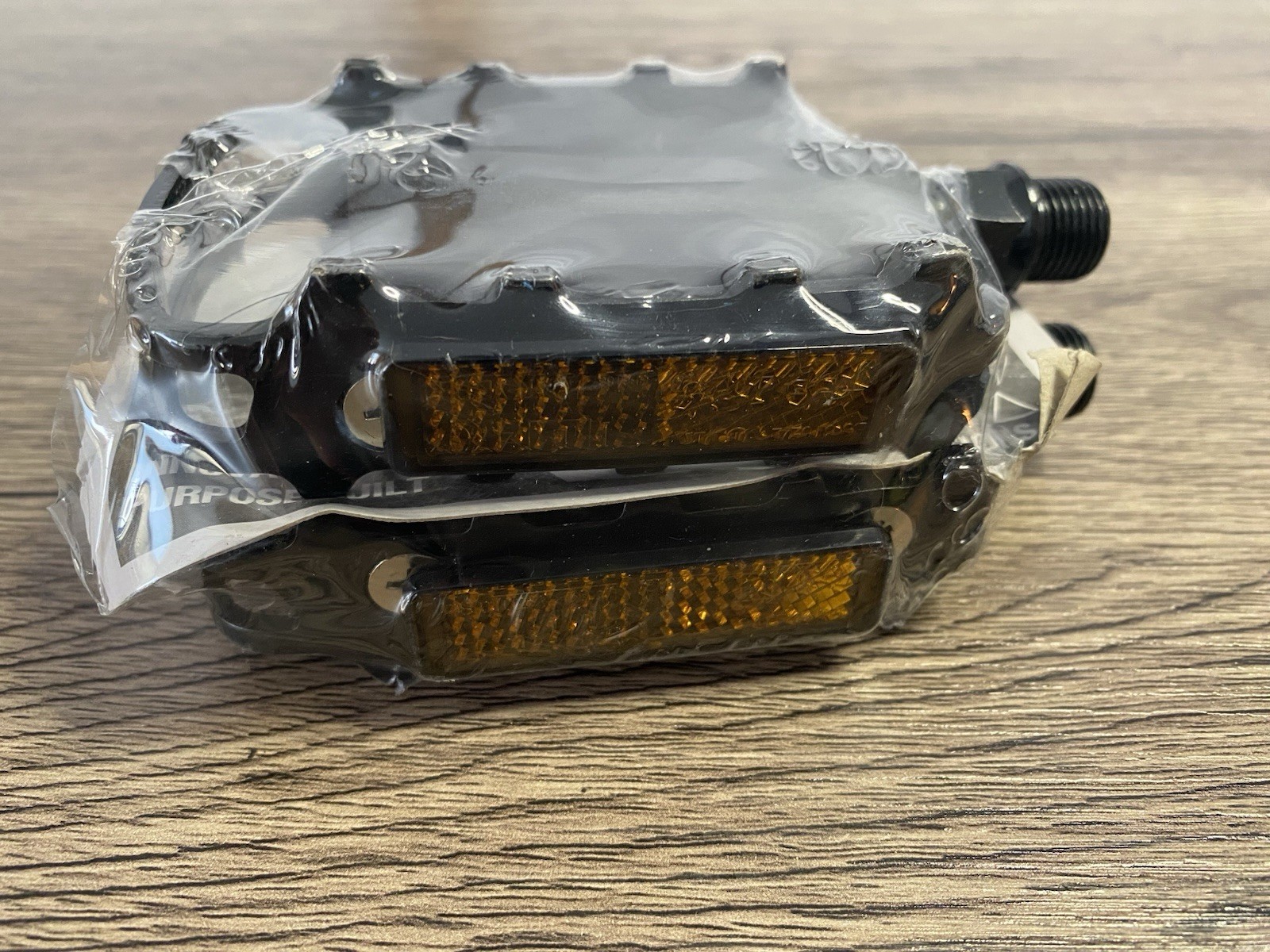 NEW- Metal Mountain Bike Bicycle Pedals Set w/ Reflectors & Spiked Pedals- Black