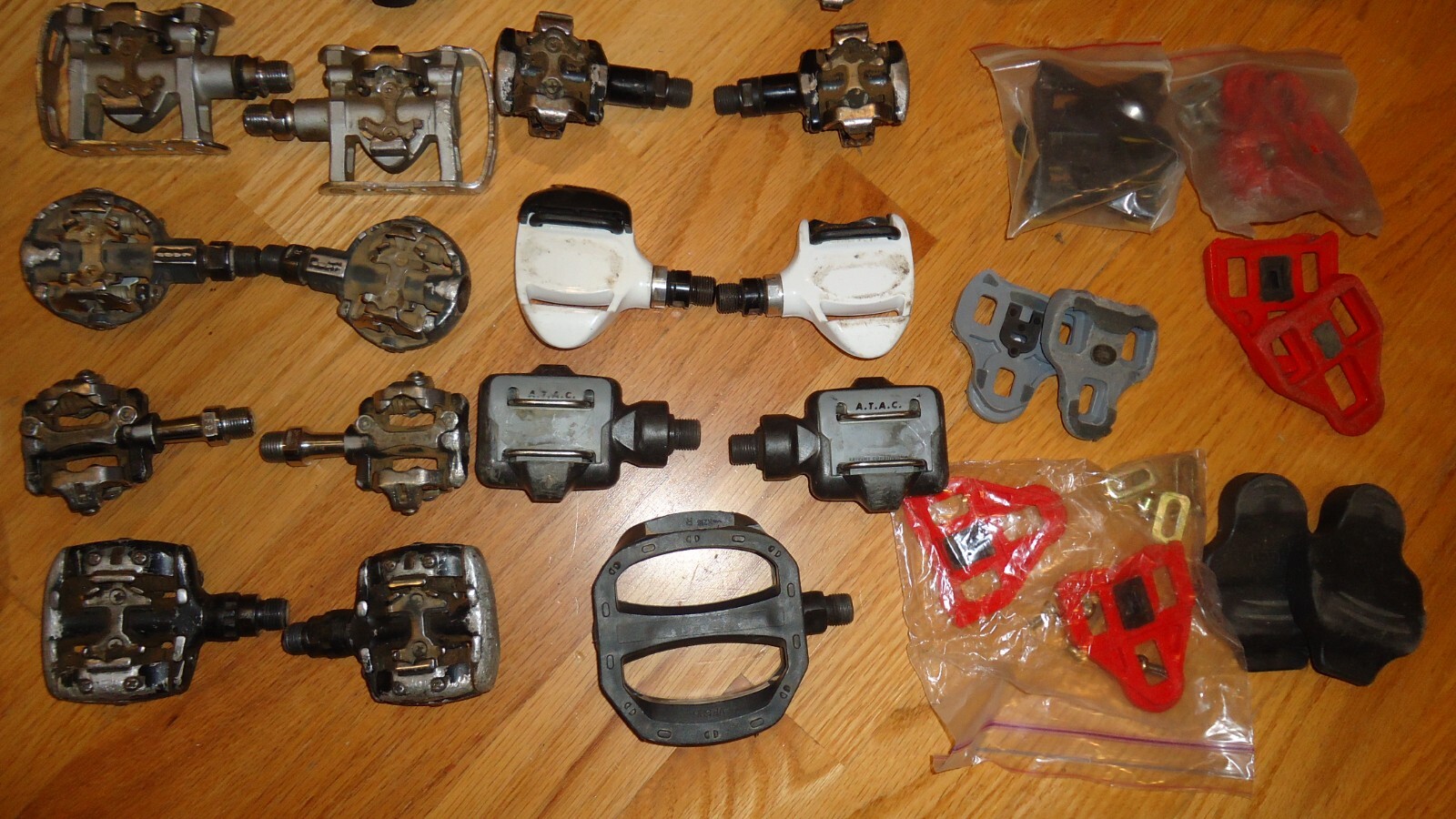 20 Bike Pedal Sets, Some Clipless, Shimano, Time, Look , Mixed Lot
