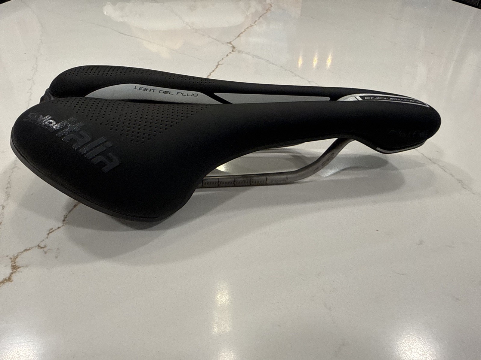 Selle Italia Flite Boost Endurance Ti316 135mm Superflow – excellent condition
