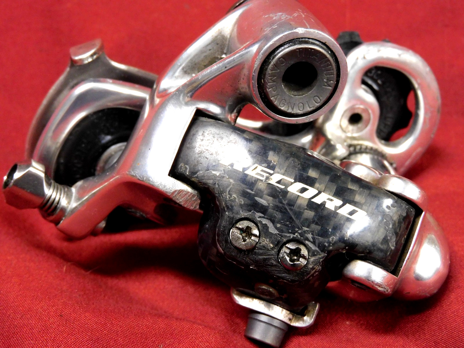 Campagnolo Record Carbon Titanium 10 Speed Short Cage Rear Derailleur RD00-RE210