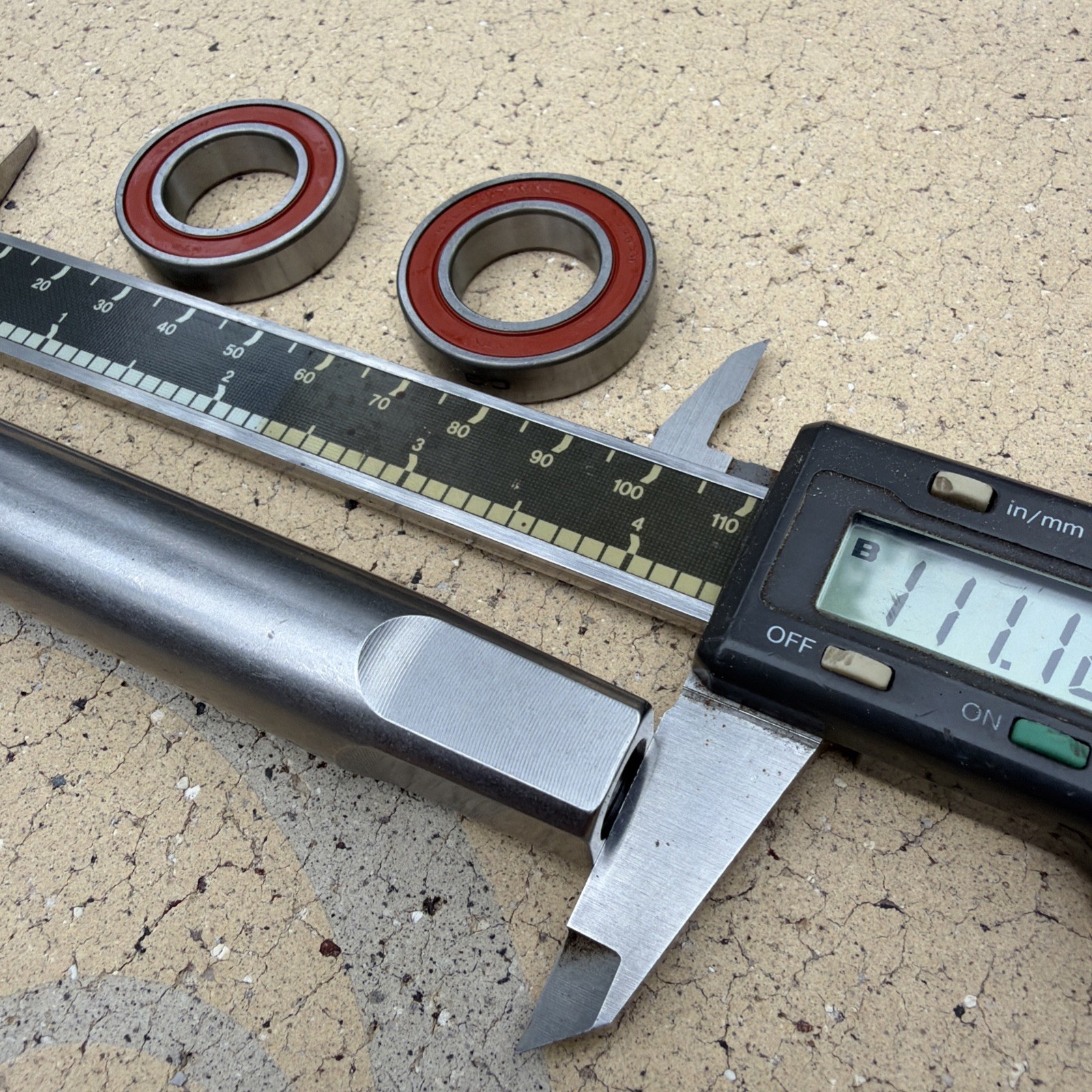 111mm Phil Wood square taper (JIS) bottom bracket spindle W/PWX03 bearings NEW