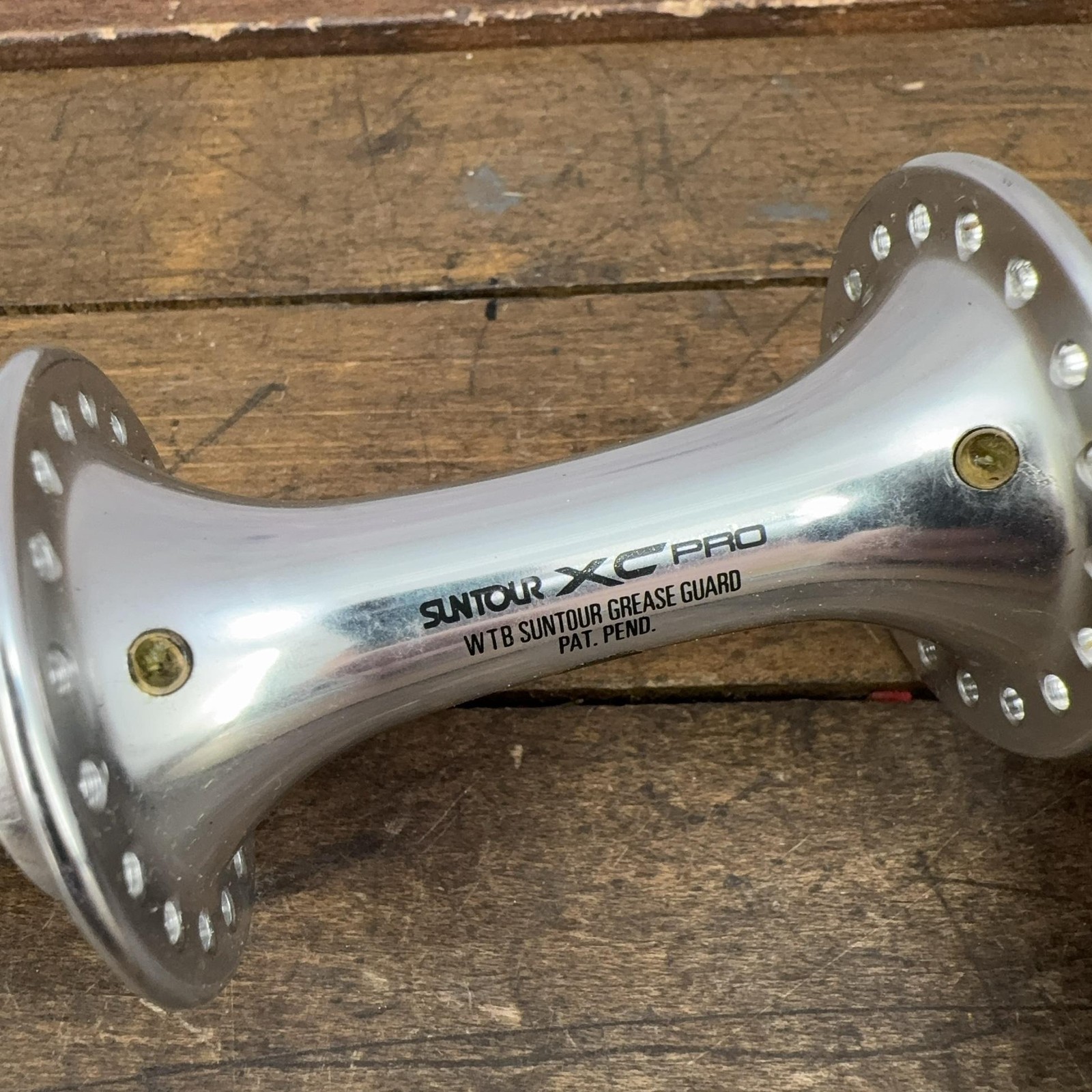 Vintage Suntour XC Pro Front Hub 36H NOS 100mm QR WTB Grease Guard Skewer MTB