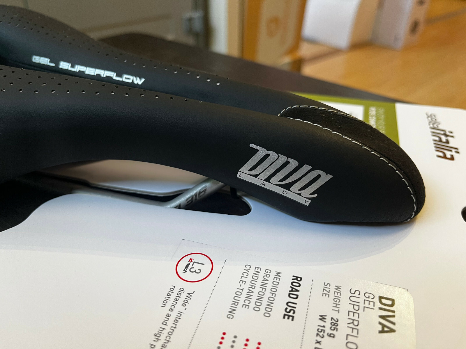 Selle Italia DIVA Gel Superflow 152x270mm L3 TI316 Rail Road Saddle (Black)