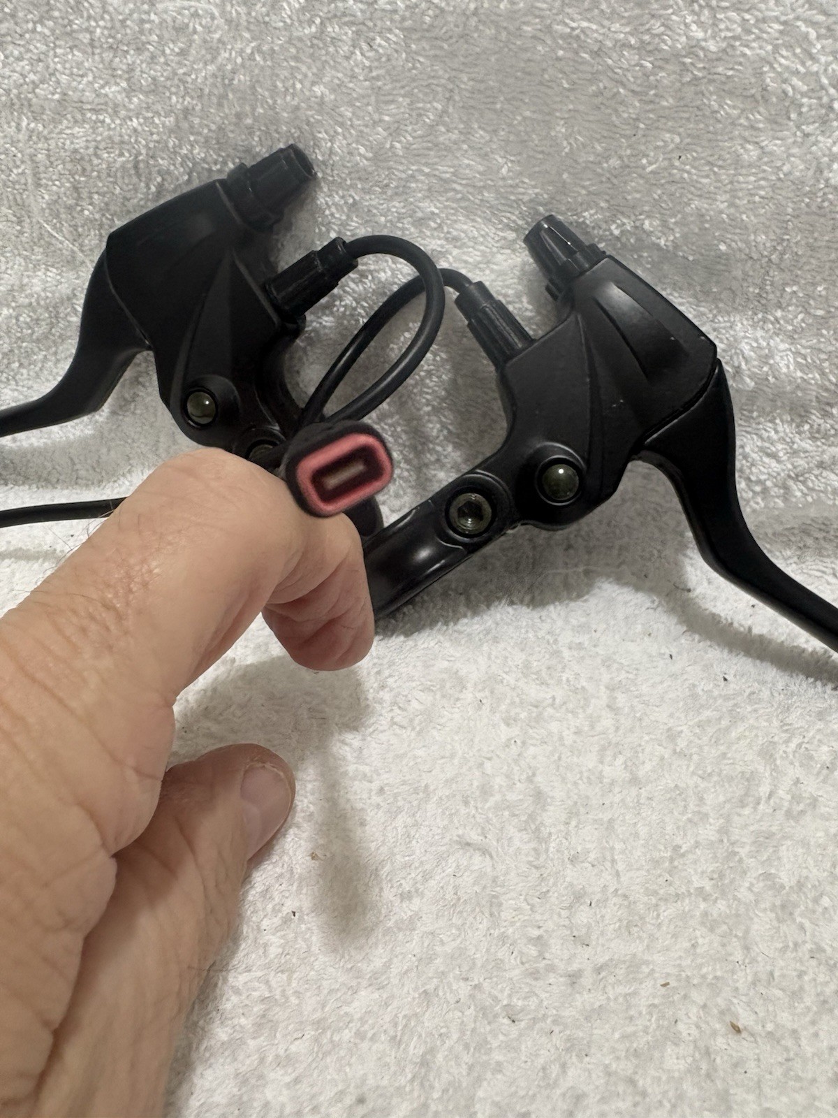 RARE electric bike power cut off brake levers WP Flat Spade Stylepin male plug