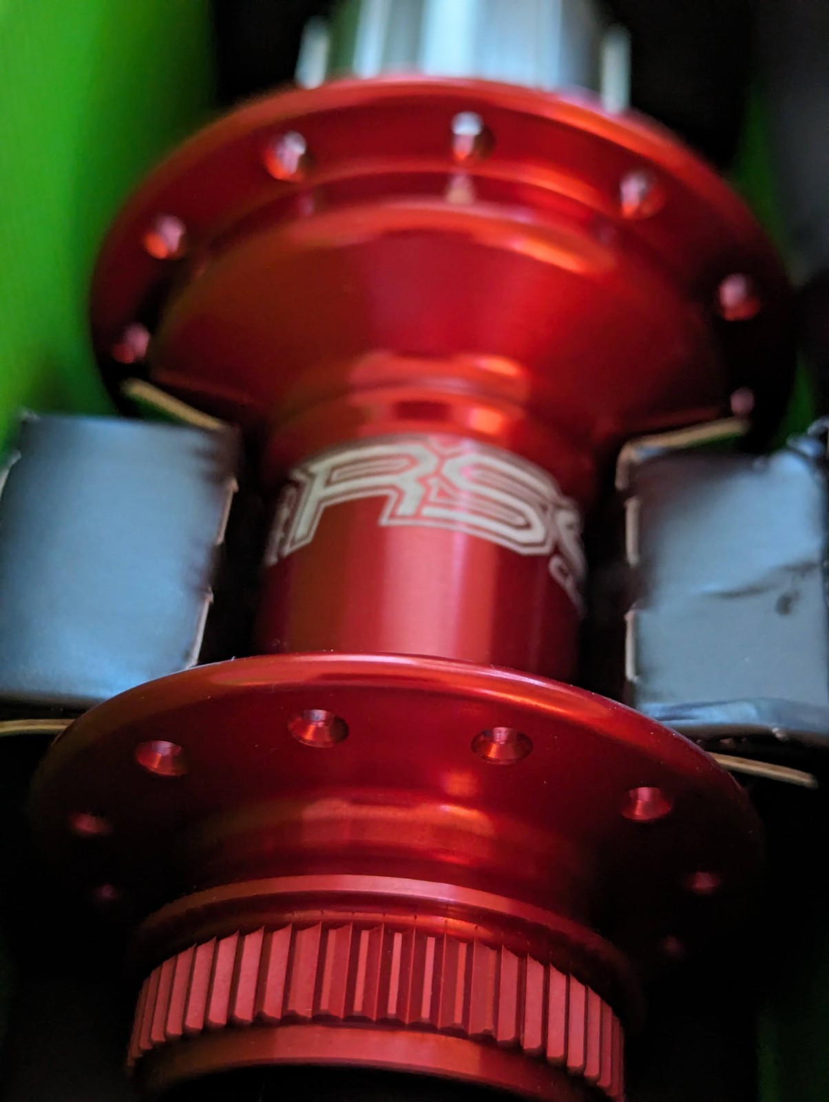 Hope RS4 142/12mm Center Lock CL Disc Road Rear Hub Red Shimano HG11 24h