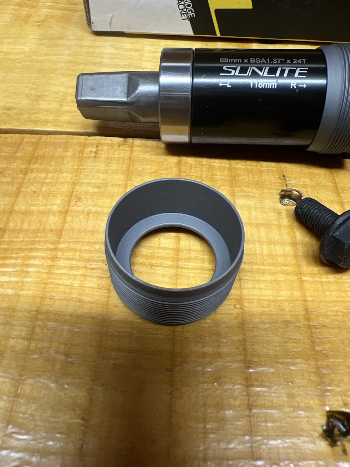 Sunlite SL-26 BSA Square Taper Bottom Bracket with Sealed Bearings