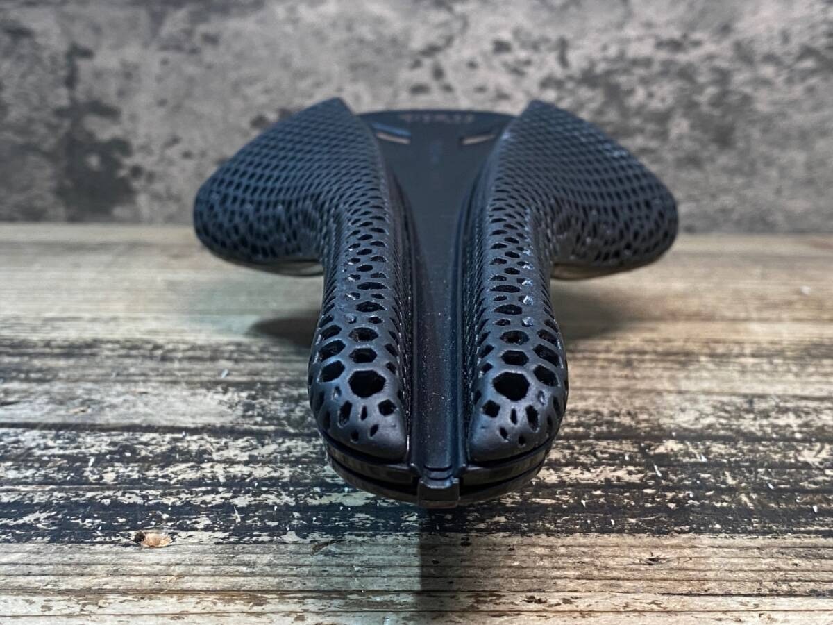 fizik ANTARES VERSUS EVO ADAPTIVE Saddle Black Carbon Rails 139mm 5.47 inch