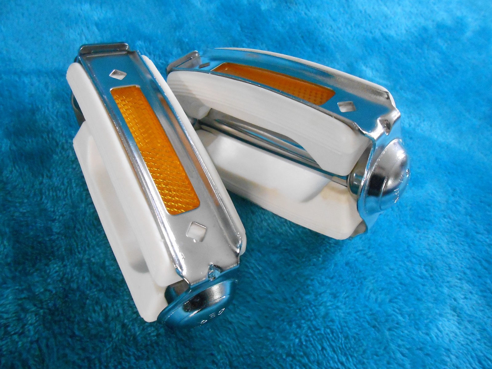 NEW BICYCLE 9/16» WHITE Chrome PEDALS FOR 3 PC. CRANK BIKES: BMX, MTB, Ebike
