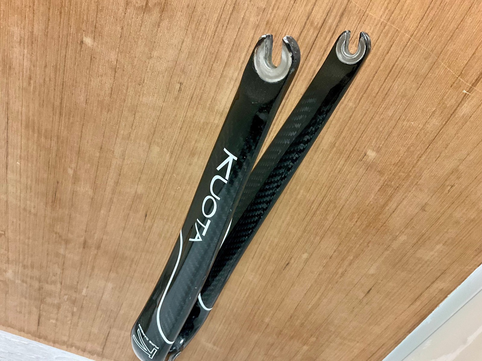 Nice Kuota Pure Carbon Fork / Forks 1 1/8″ 700c Low Miles 365gr. steerer 211mm