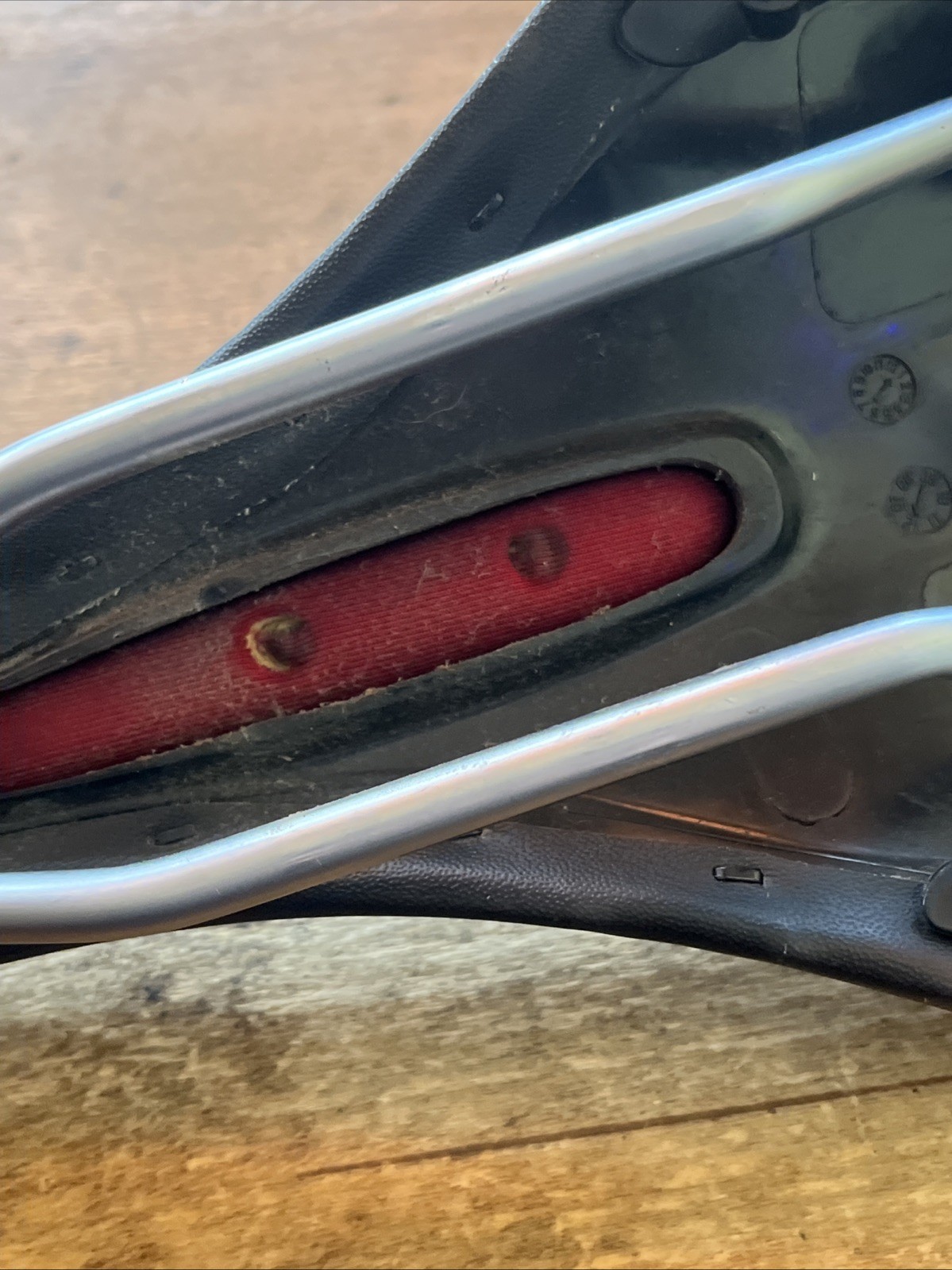 Vintage Oval Concepts 300 Saddle 282 mm Length 138 Width Road Hybrid