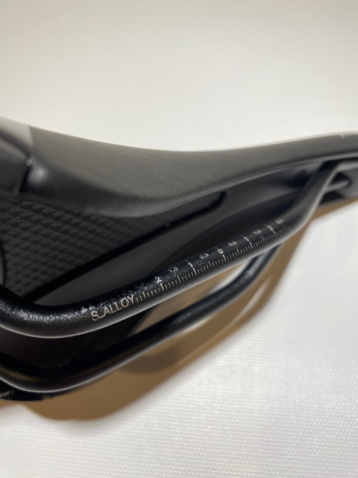 Fizik Aliante R7 Saddle, S-Alloy Rails, Black, NEW