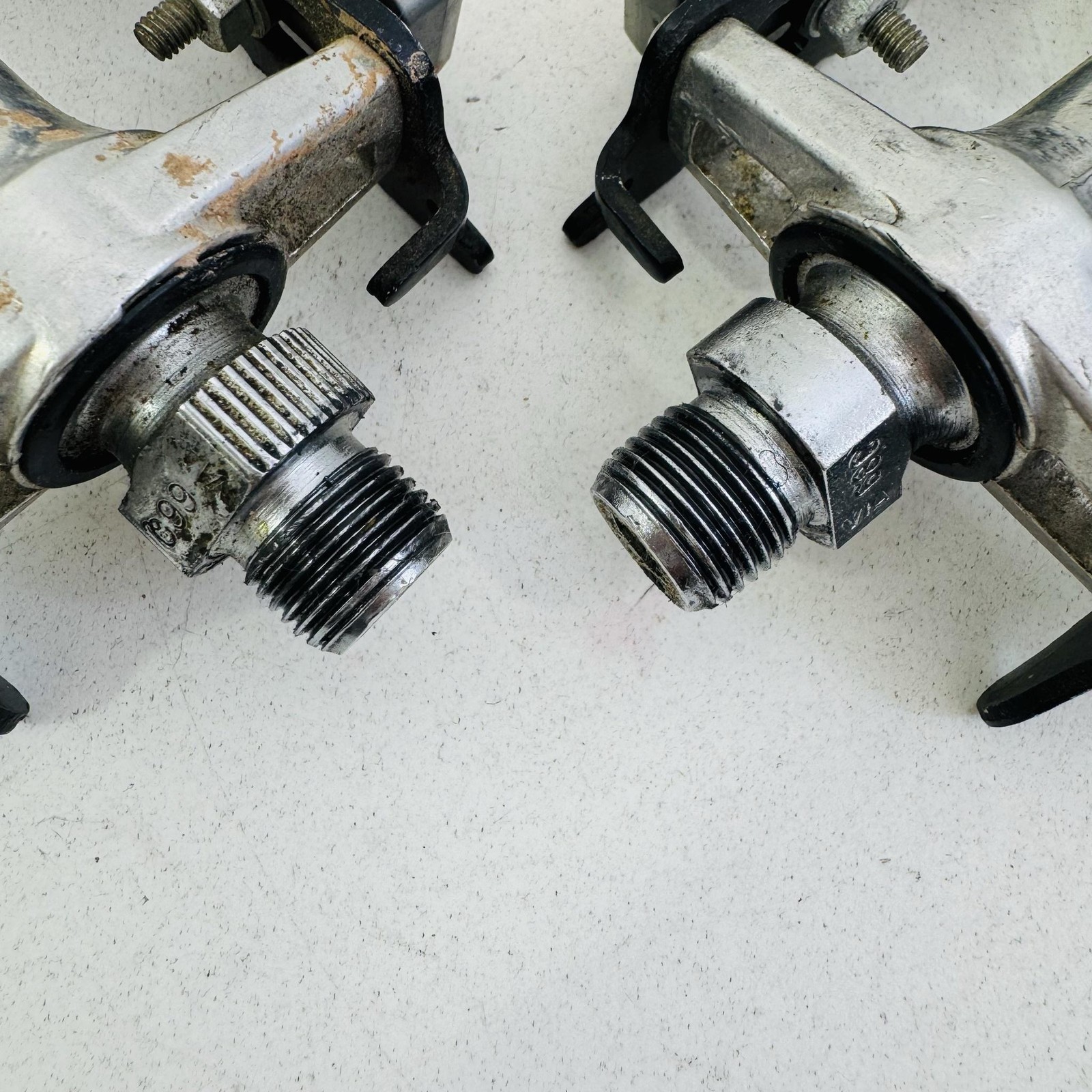 Vintage SR SP-100 Platform Bike Pedals Pair 9/16 In Silver Reflectors Road A05