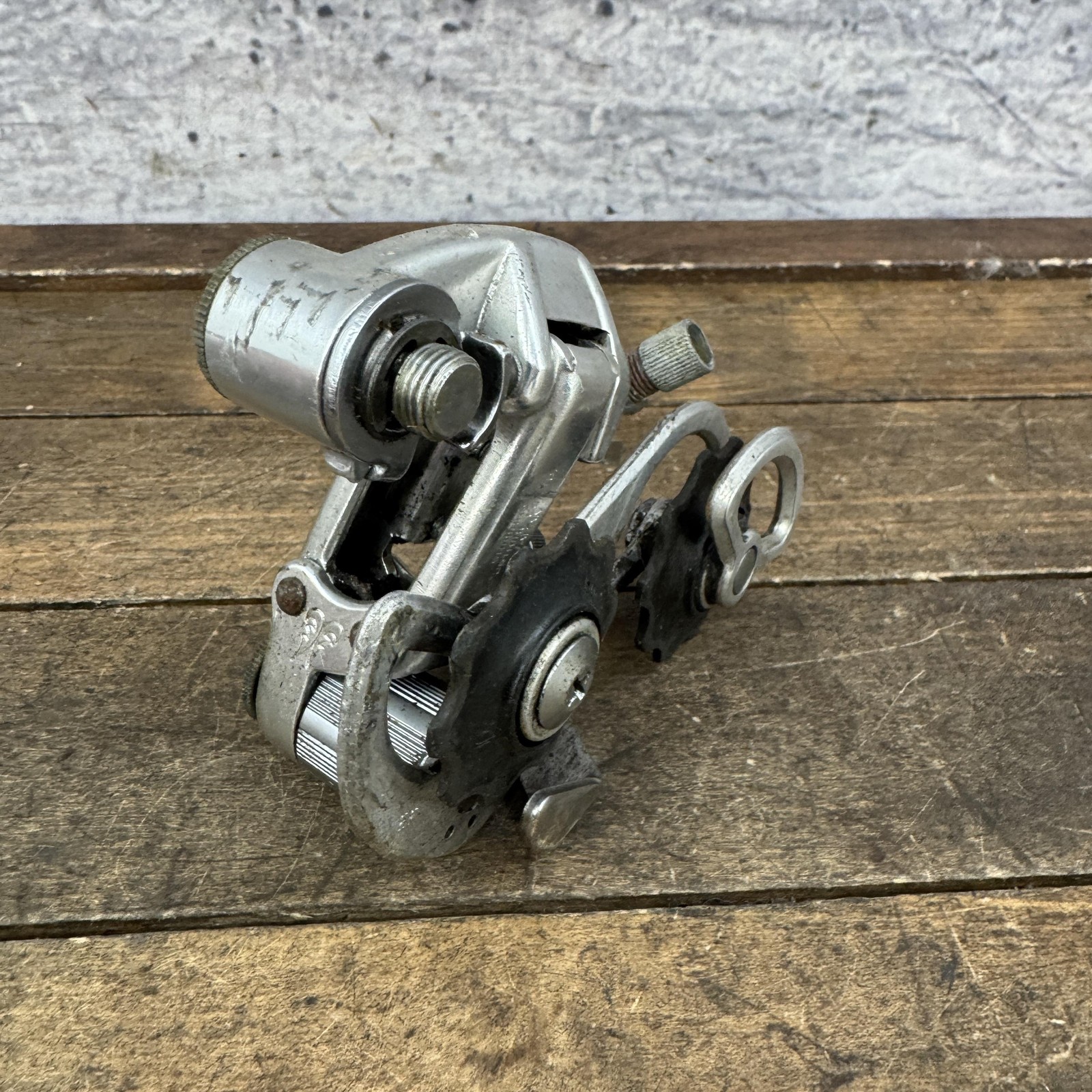Vintage Shimano 600 Arabesque Rear Derailleur Short Cage Bolt-On Japan 195g
