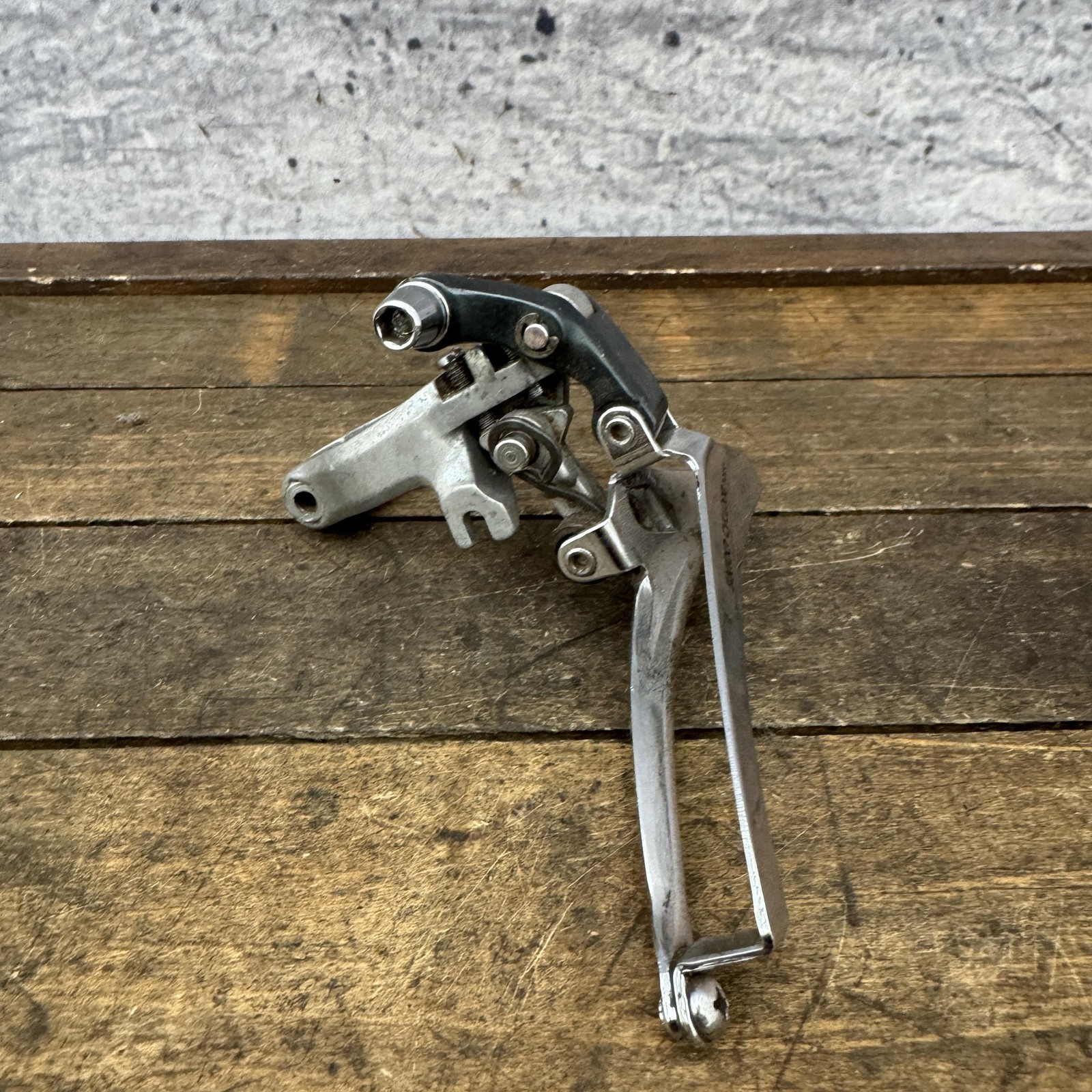 Vintage Suntour Cyclone 7000 Front Derailleur 31.8 Clamp-On Road Double No Bolt