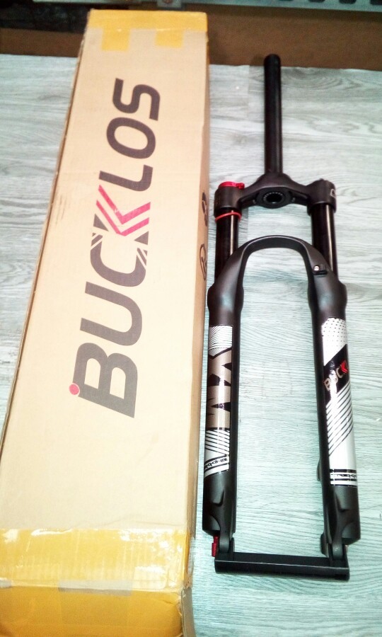 26″ Air Suspension Fork MTB Bike 120mm Travel 1-1/8″ Disc Brake 9mm QR Rebound