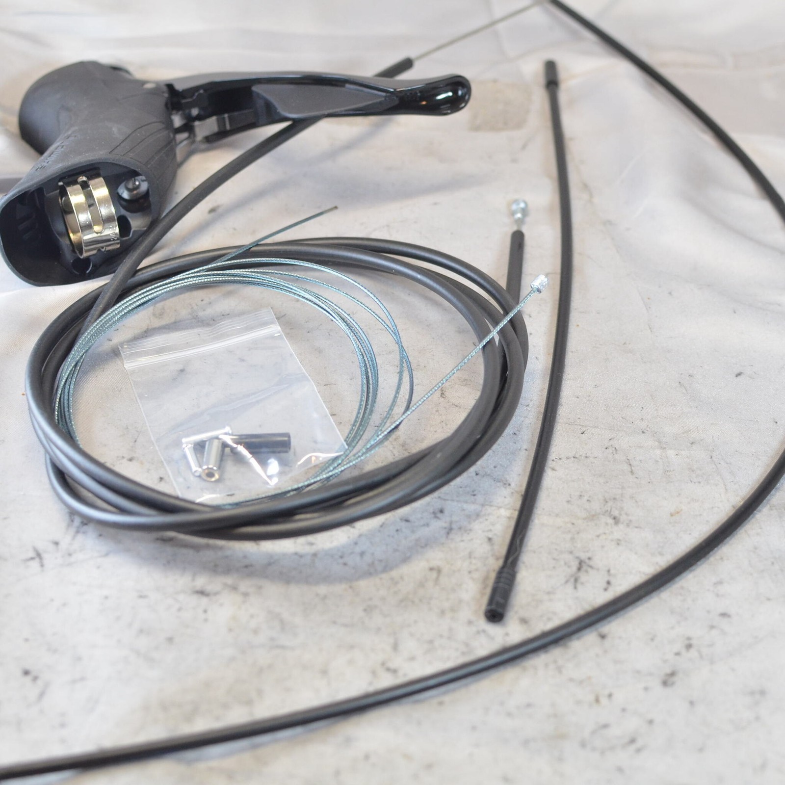 NEW Shimano 105 R7000 ST-R7000 RIGHT/REAR 11 Speed Shifter + Cables