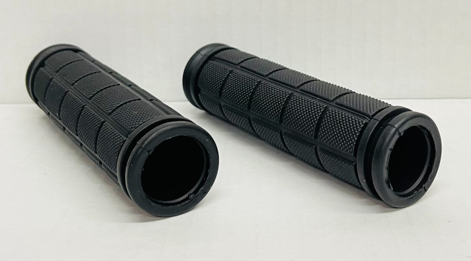 Black Rubber Non Slip Grip Bike Handlebar Cruiser Mountain Adult n Kids Bicycle