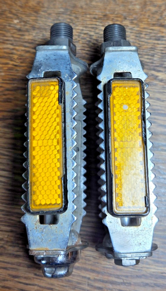 Vintage MKS Bicycle Bike Pedals w/Reflectors 1/2″