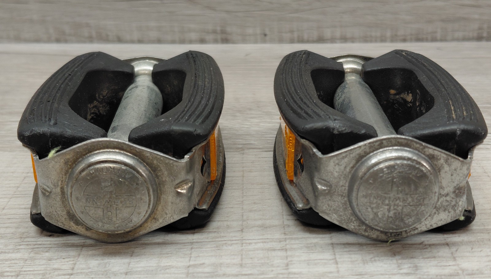 Vintage 60’s, 70’s Schwinn Bow Pedals 1/2″ K10490 U30 Block Stingray W/Reflector