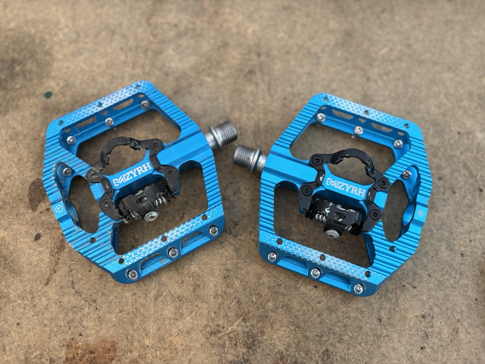 MZYRH MTB Mountain Bike Pedals 3 Bearing Flat Platform Compatible with SPD Dual