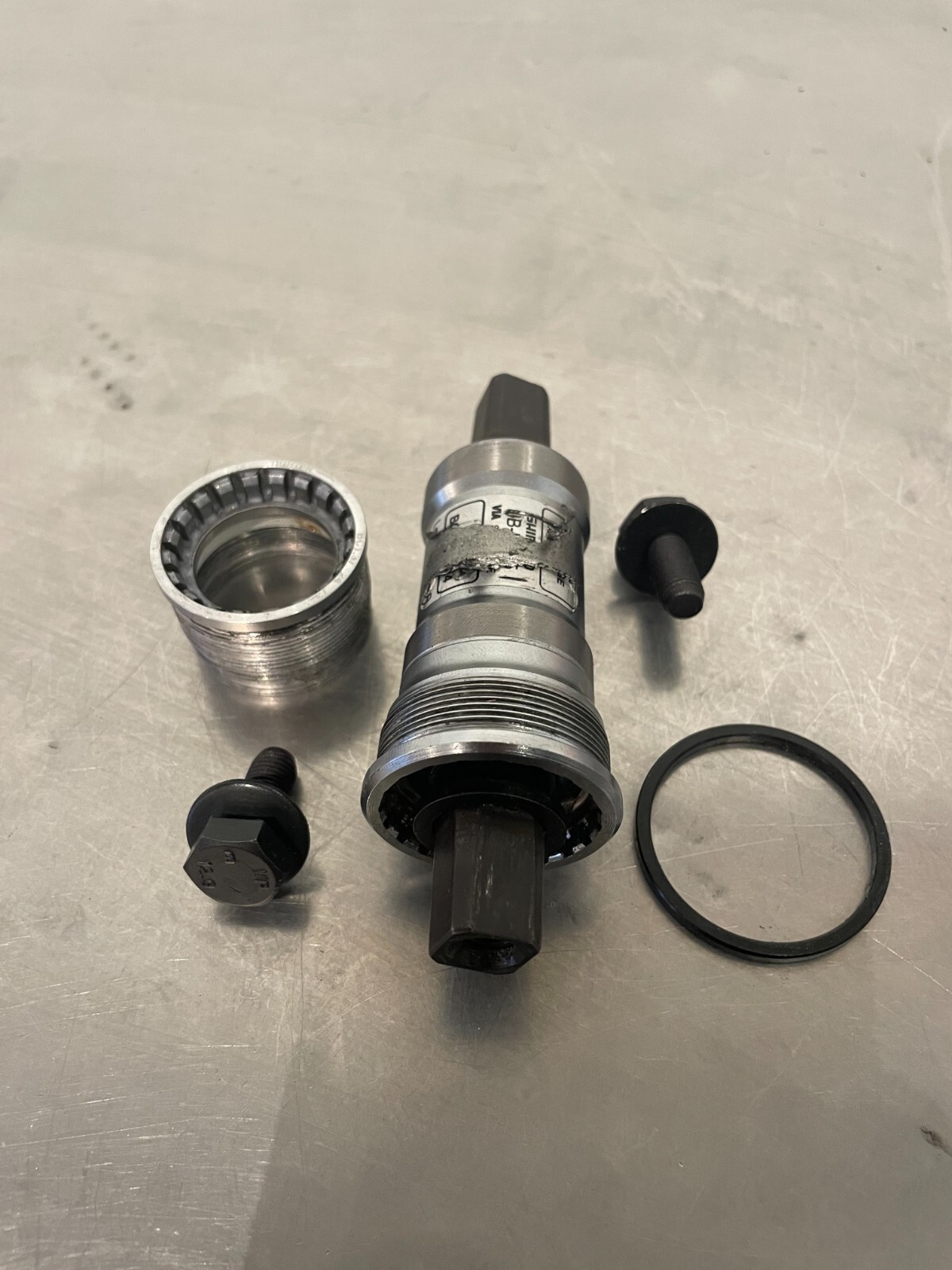 Shimano BB-UN300 Bottom Bracket
