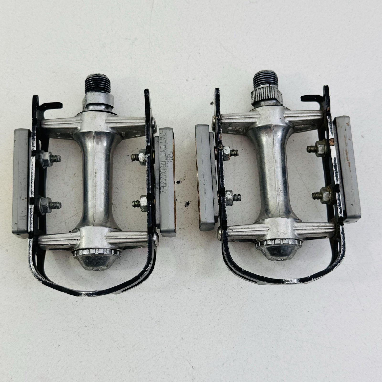 Vintage SR SP-100 Platform Bike Pedals Pair 9/16 In Silver Reflectors Road A05