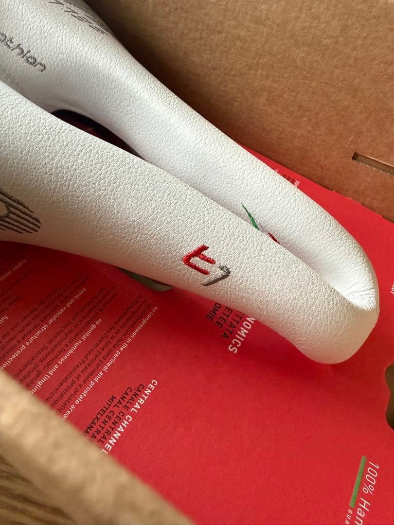 Selle SMP T1 White Triathlon Saddle 257x164mm 375g Used