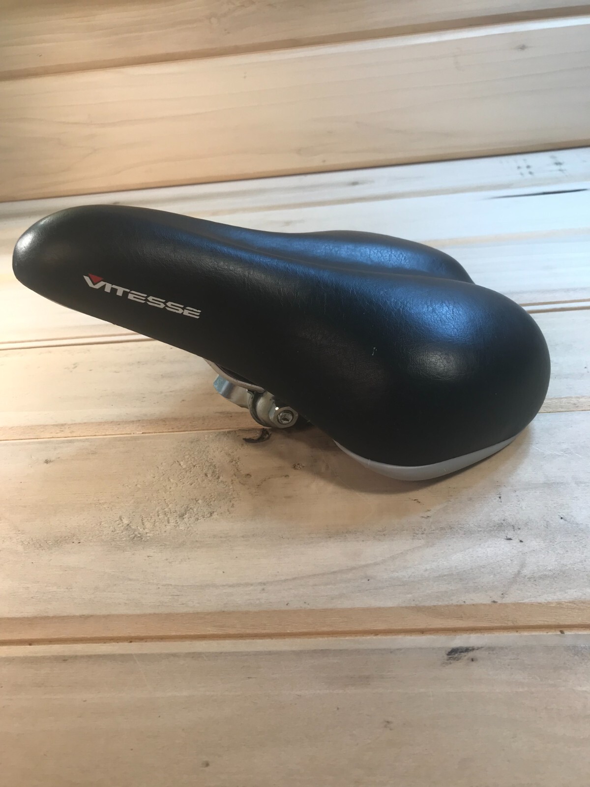 Cionlli Vitesse Bicycle Seat Metal Brace Black Plastic Frame