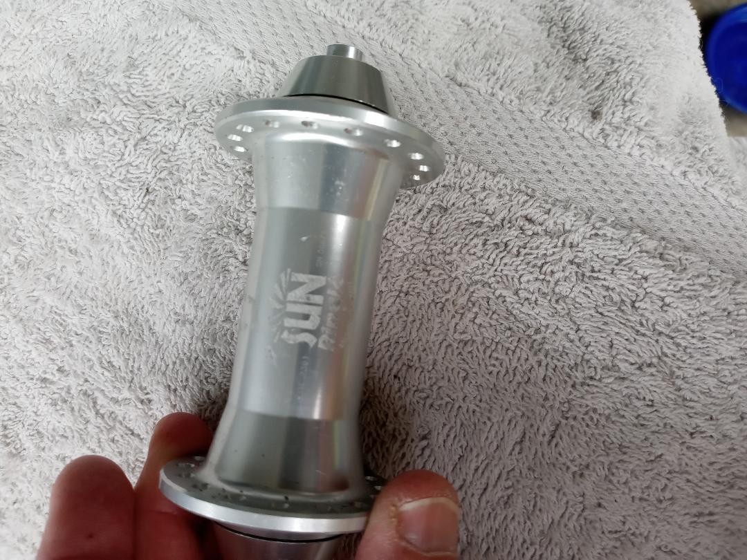 Ringle Front Hub 32 Hole Silver/no box New old Stock 80s