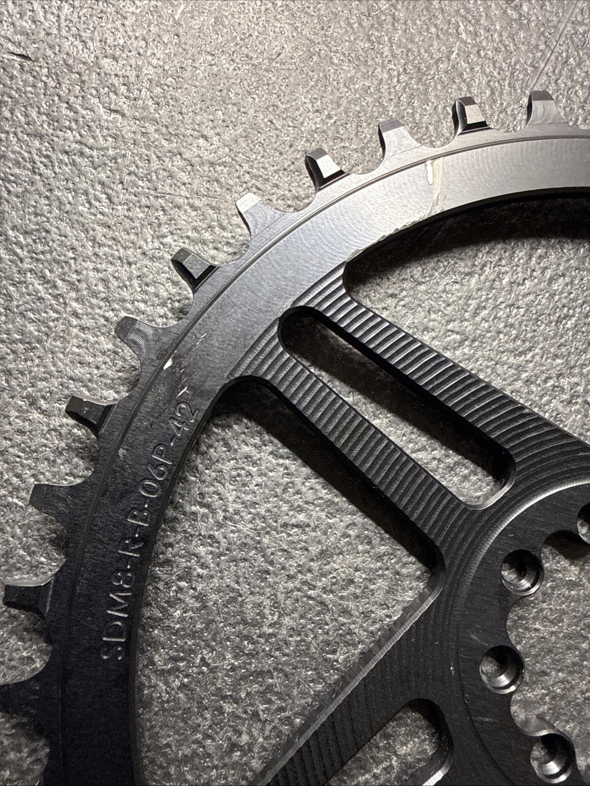 WOLF TOOTH SRAM DIRECT MOUNT 8-BOLT CHAINRINGS 42T, DIRECT MOUNT BLACK