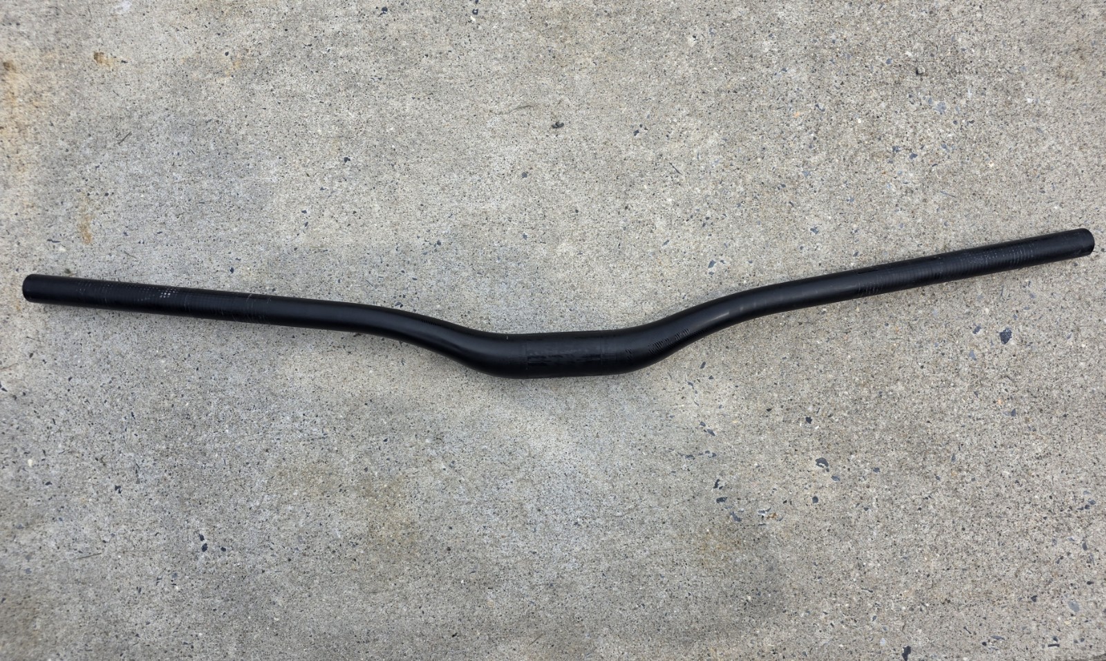 OneUp Components Carbon Riser Handlebar – 35mm clamp, 35mm rise, 800mm wide