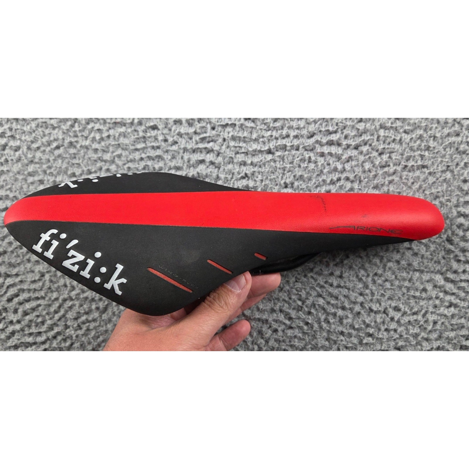 Fizik Arione R5 Bicycle Saddle Unisex 300mm Red Black Wing Flex Road Bike Seat