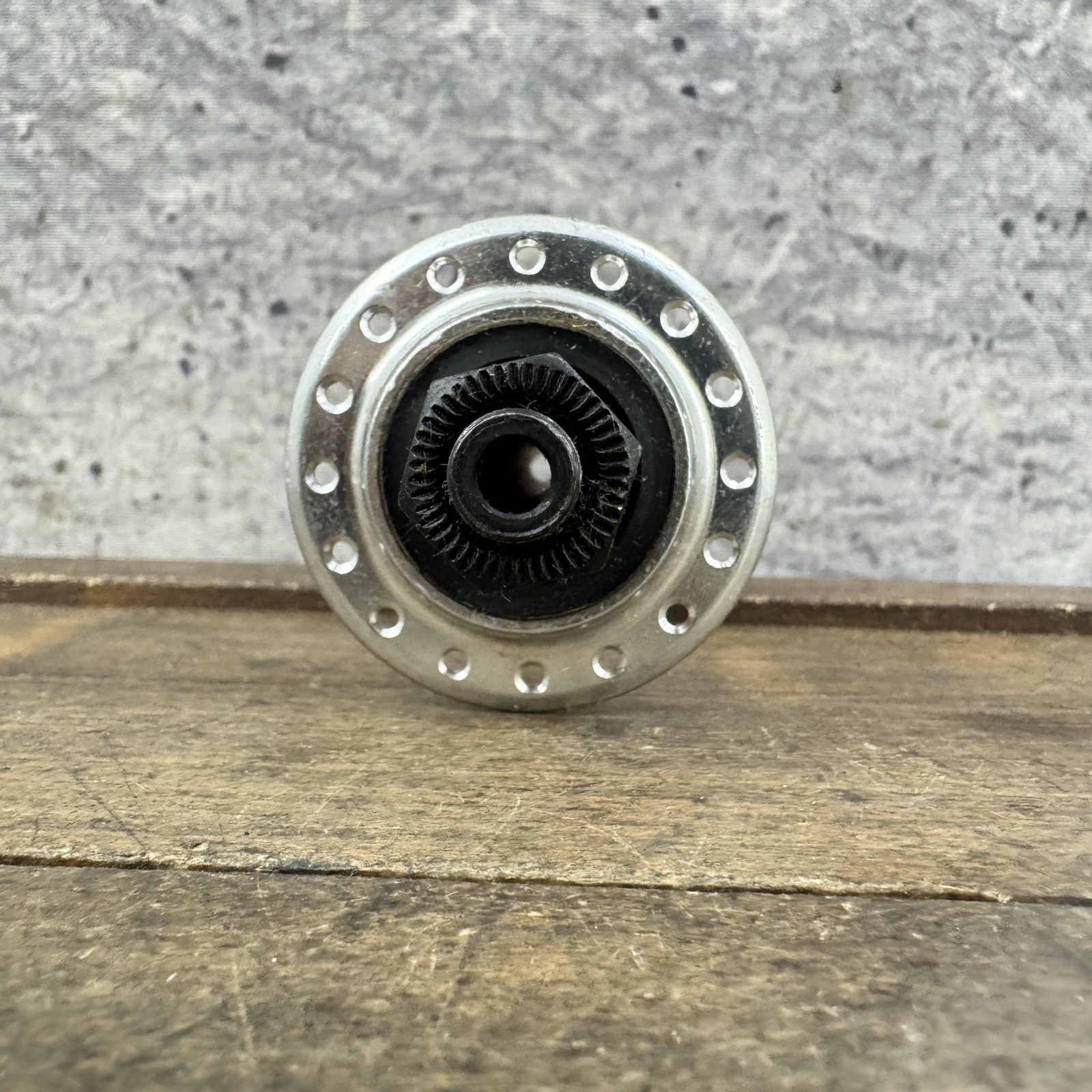 Vintage Suntour GL Rear Hub 32H NOS 135mm QR MTB 90s Accushift Freehub