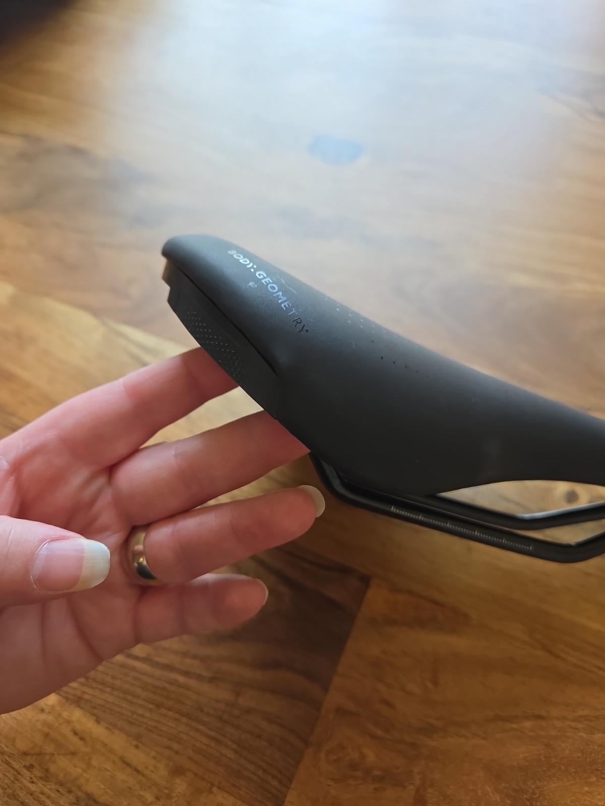 Specialized Bridge Sport Body geometry Cycling Saddle 143mm EXCELLENT