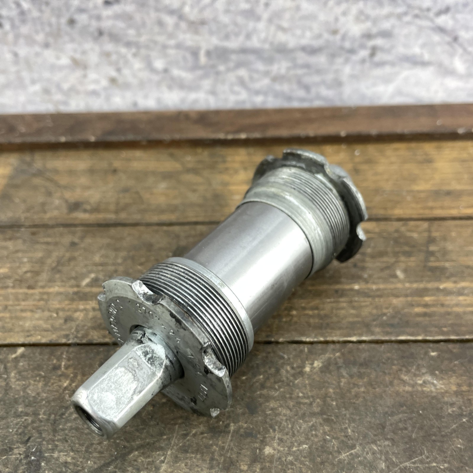 VIntage Campagnolo Bottom Bracket BSA 1.370×24 Square Taper 111 mm English 68