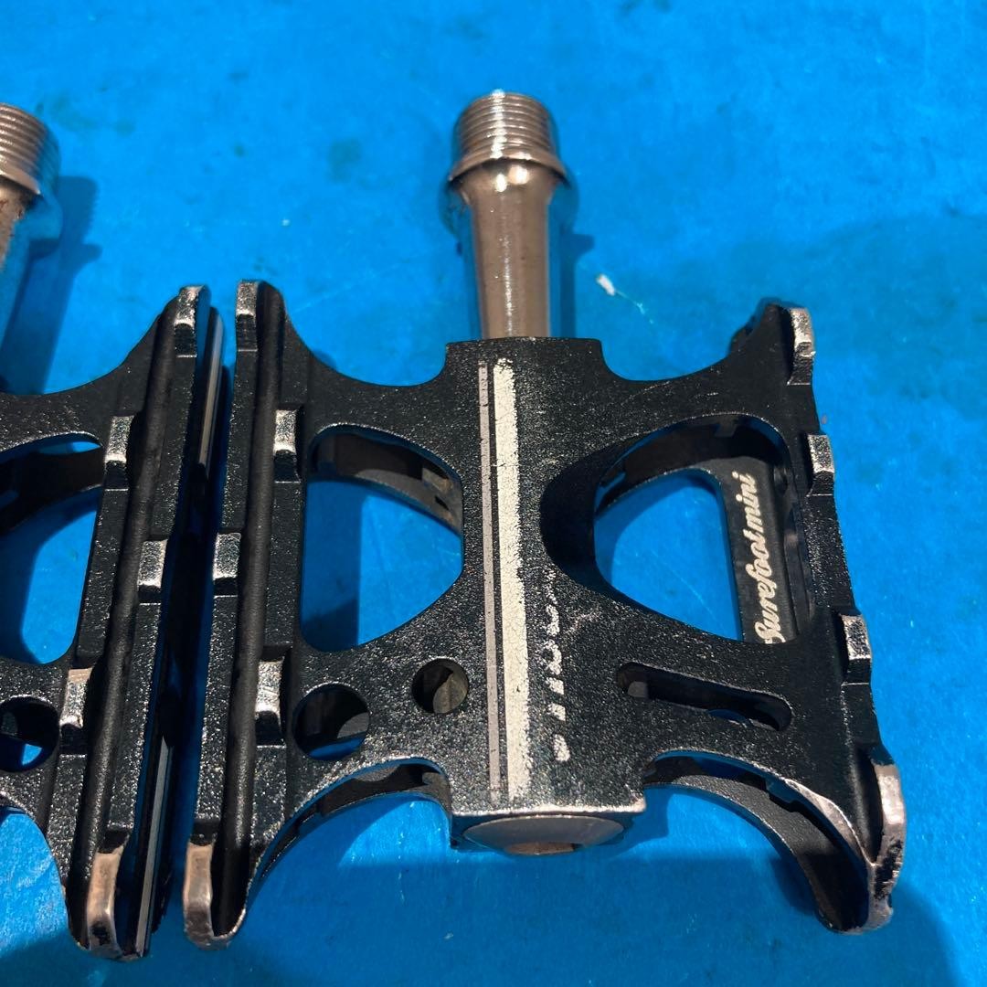 TIOGA SureFoot Mini small and lightweight flat pedal