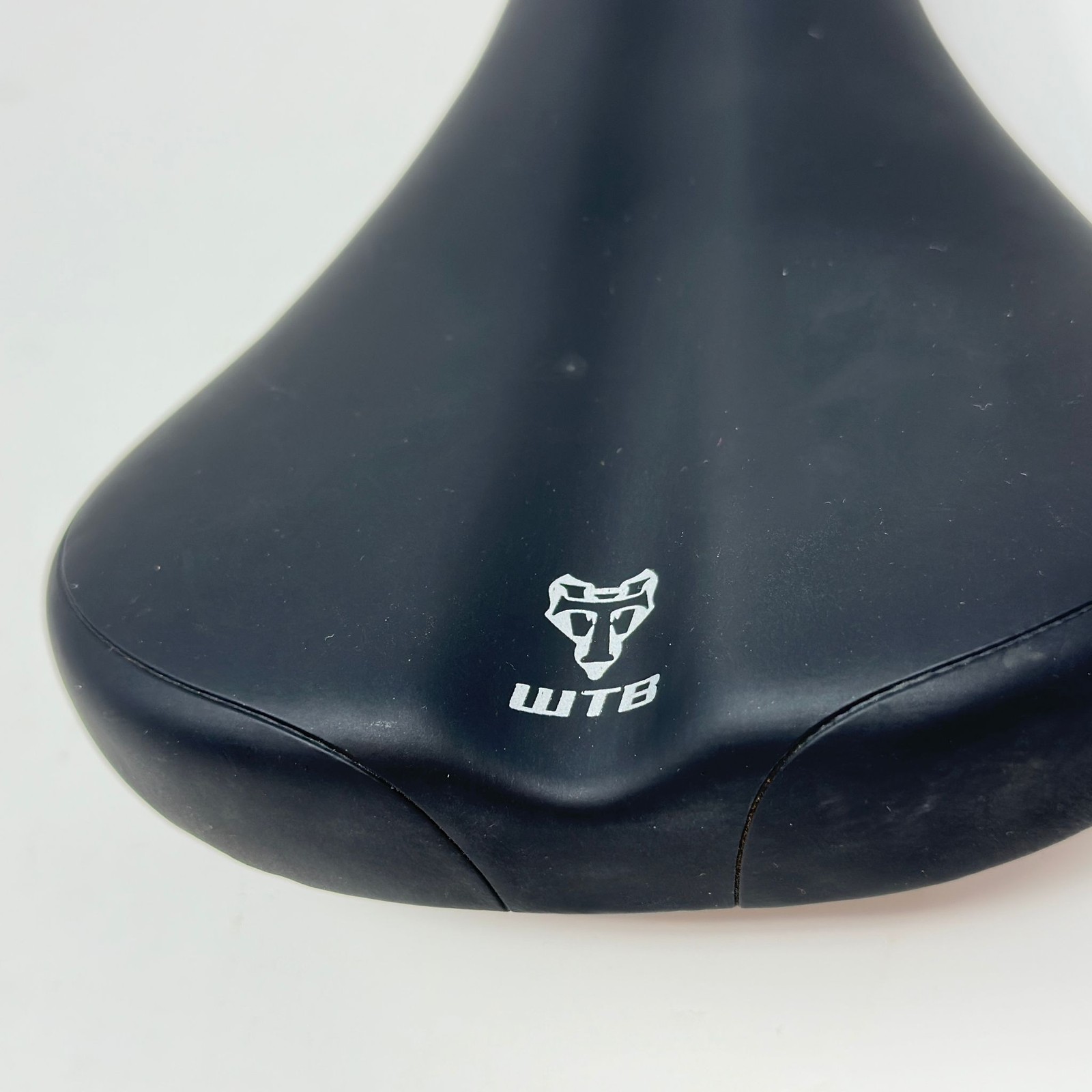 WTB Volt Bike Saddle Comfort Mountain Road Seat 142 mm Wide 320g Steel Rails