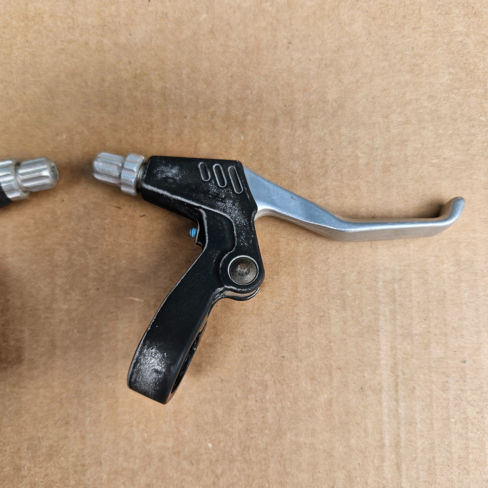 Tektro TK Mountain Bike Brake Levers Left Right Set for Disc or V Brake